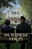 In ihrem Haus